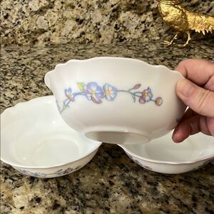 ARCOPAL France Milk glass Morning Glory Scalloped  Bowls Set of 3 VTG